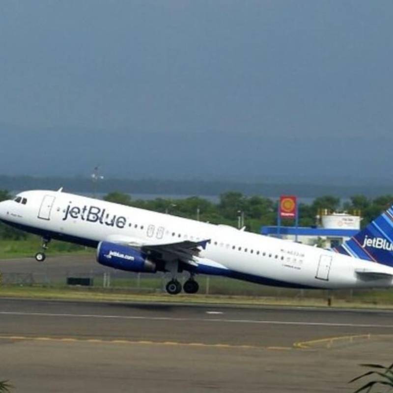 Un avión de JetBlue estuvo a punto de colisionar con una aeronave militar de Estados Unidos cerca de Venezuela. Foto: Colprensa