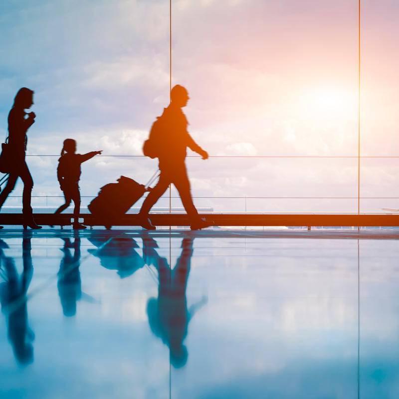 Miami, Aruba y Curazao aparecen entre los destinos con reducciones en sus tarifas promedio de vuelos para viajeros colombianos. FOTO MAGNIFIC