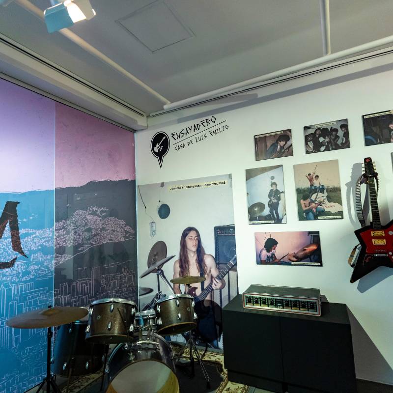 Juan Diego Parra-Valencia también investigó el chucu chucu, como se denominó la música tropical bailable hecha en Medellín. La investigación está consignada en el libro Deconstruyendo el chucu-chucu: Auges, declives y resurrecciones de la música tropical colombiana. Camilo Suárez. 