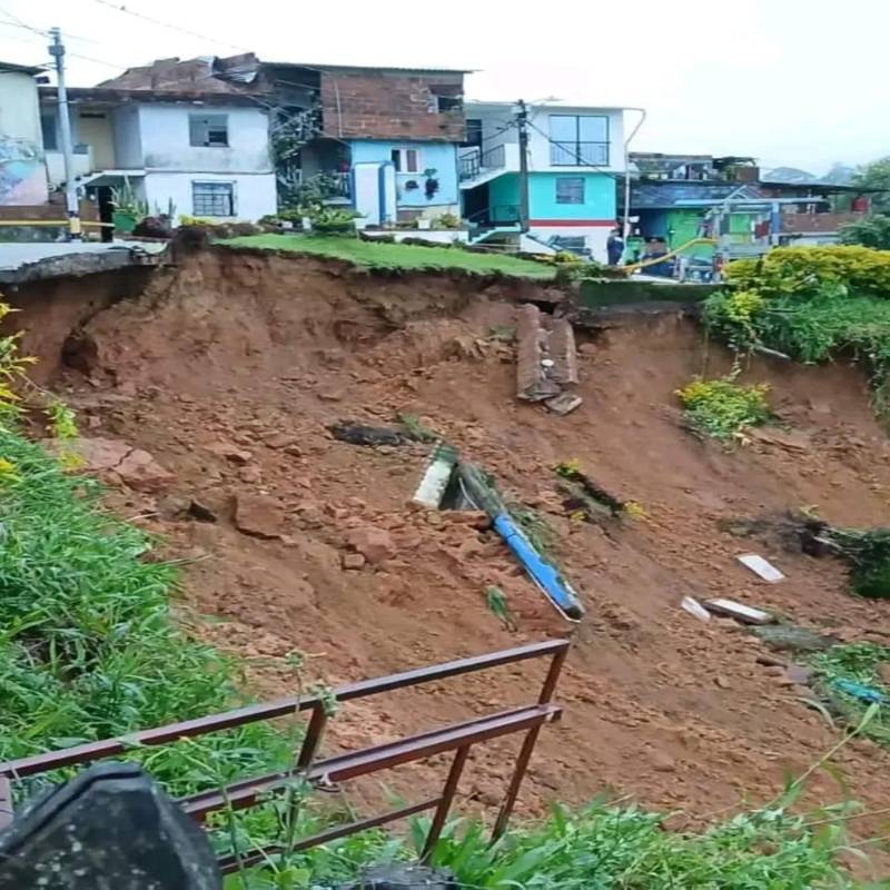 Así quedó el barrio La Paz tras el deslizamiento. FOTO: Cortesía Denuncias Antioquia