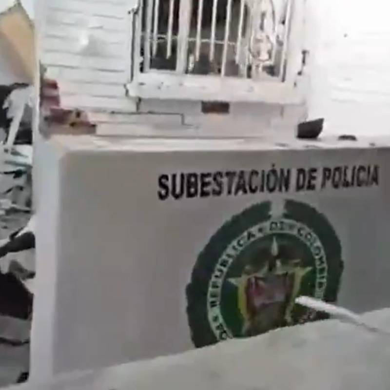 Así quedó la subestación de Policía de Guamalito, corregimiento en Norte de Santander. Foto: Captura de video.