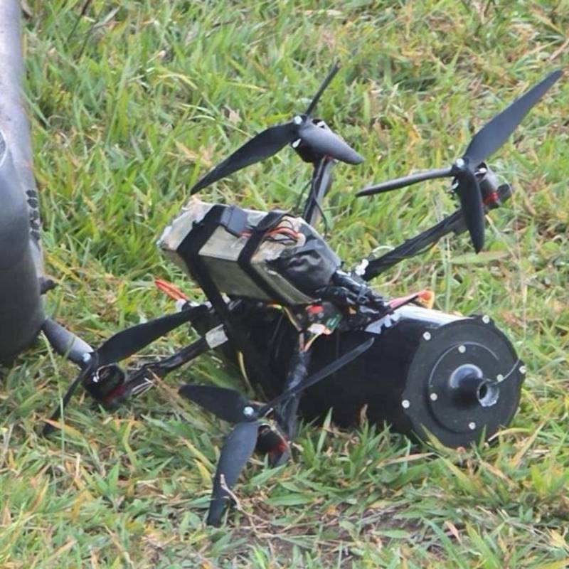 Un dron cargado con un artefacto explosivo fue detectado y neutralizado cuando se dirigía directamente hacia un helicóptero militar dentro del Cantón Militar “José Hilario López” en Popayán, Cauca. FOTO: Colprensa