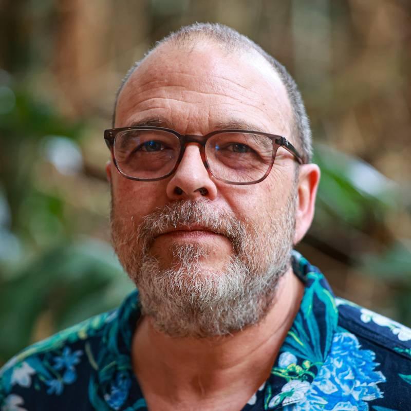 Camilos Jiménez Estrada, editor de renombre, publica su primera novela con Angosta: Desmadre. Foto: Manuel Saldarriaga.