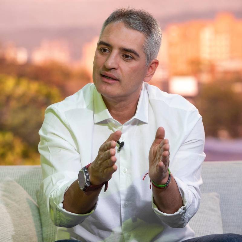 Andrés Julián Rendón, Gobernador de Antioquia, se ha convertido en uno de los mayores críticos del presidente Gustavo Petro, quien ha desatado una especie de “venganza” contra las regiones donde los mandatarios son de partidos distintos al Pacto Histórico. Foto: Julio César Herrera Echeverri.