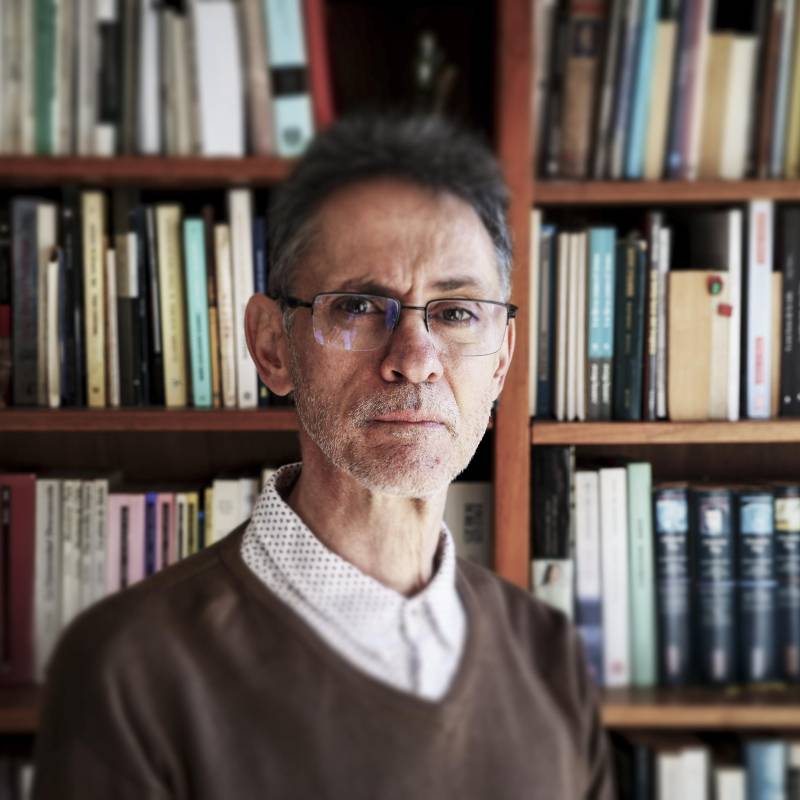 “Escribí esta novela, El jardín del mundo, para poner mi posición frente a España”: Pablo Montoya