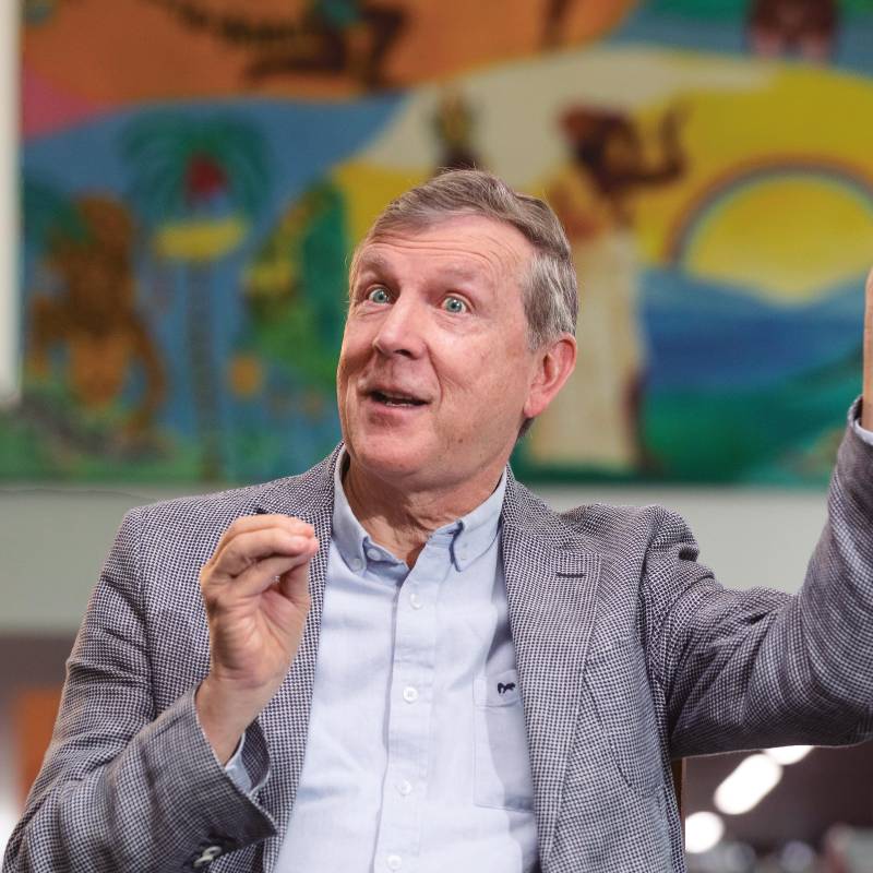 El abogado Juan Luis Mejía es exrector de la Universidad Eafit y uno de los mayores conocedores y divulgadores de la historia de Medellín. Foto: Esneyder Gutierrez