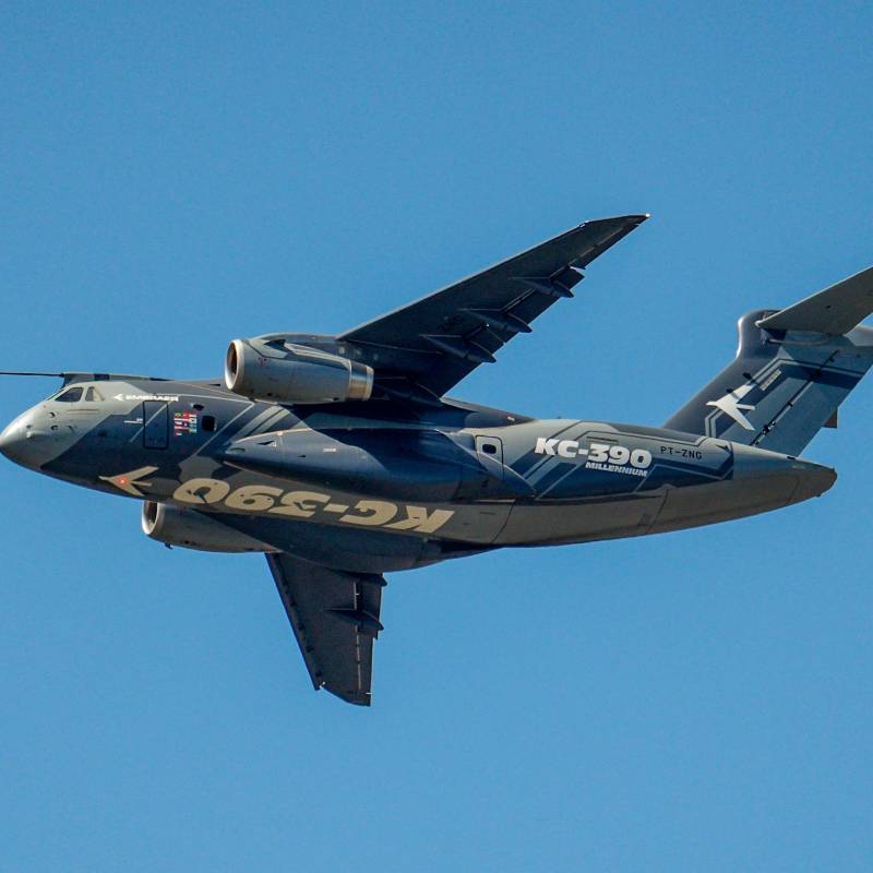 Este es el avión KC 390 para transporte militar, de la firma brasilera Embraer. El Gobierno de Colombia adquirió dos de estas aeronaves. FOTO: CORTESÍA @embraer.