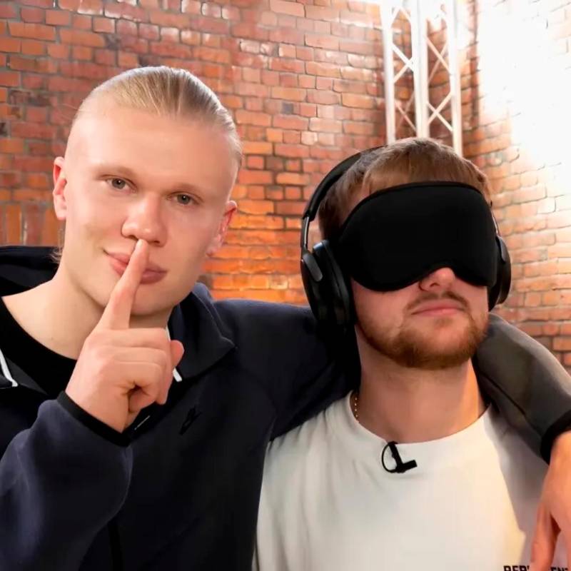 Erling Haaland y Luke, el aficionado que se midió al reto. FOTO: Captura de vídeo