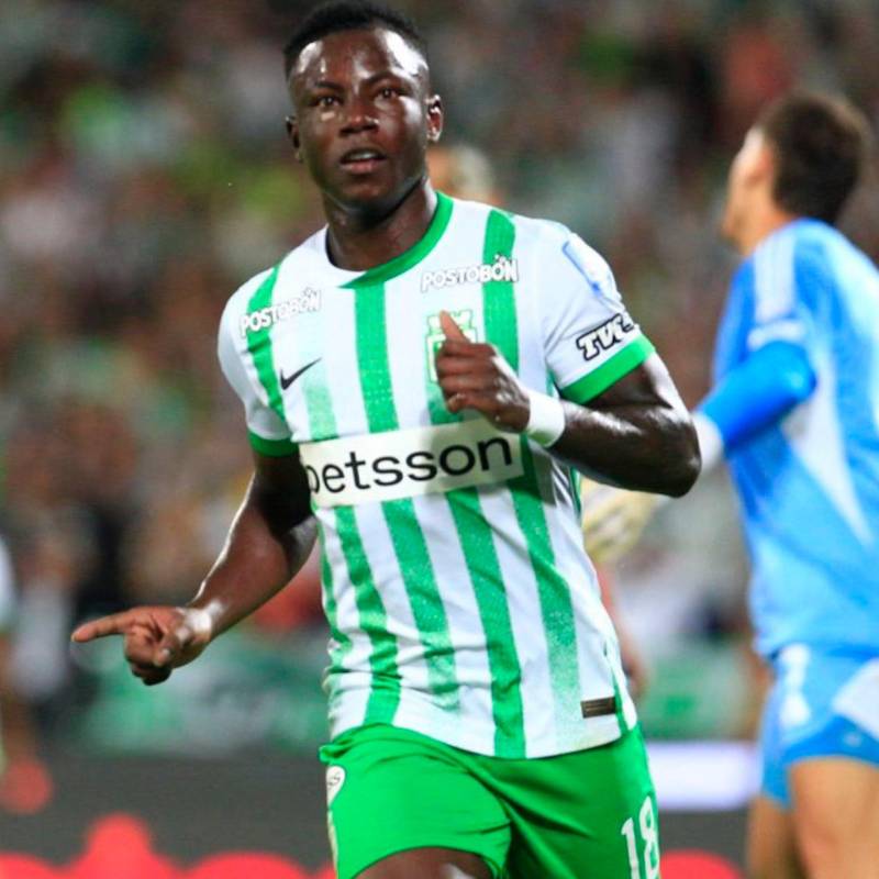 El extremo caleño Marino Hinestroza, de 23 años, anotó 11 goles y dio 14 asistencias en su paso por Atlético Nacional. Foto: Camilo Suárez