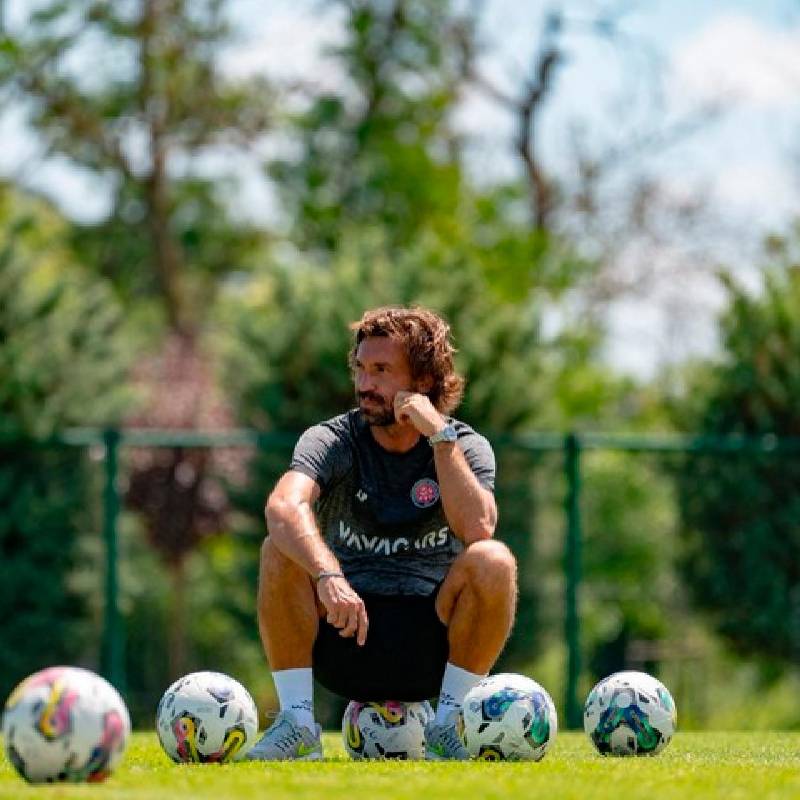 Andrea Pirlo confirmó que ya no es candidato para dirigir a la selección de Italia, que busca técnico en medio de una de las mayores crisis de su historia reciente. FOTO AFP