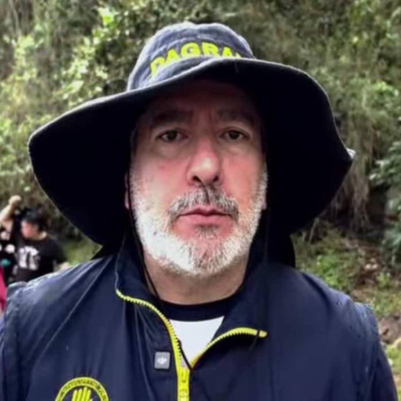 Es ingeniero geólogo, una profesión estrechamente relacionada con la evaluación de amenazas como movimientos en masa, inundaciones, avenidas torrenciales, erosión y otros fenómenos. Imagen tomada de video de EPM. 
