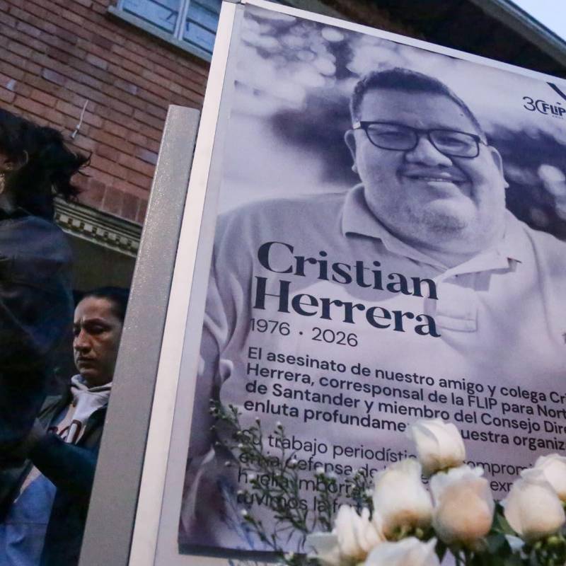Periodistas de distintas regiones del país se reunieron en la sede de la Fundación para la Libertad de Prensa en homenaje a Cristian Herrera. Foto: Colprensa