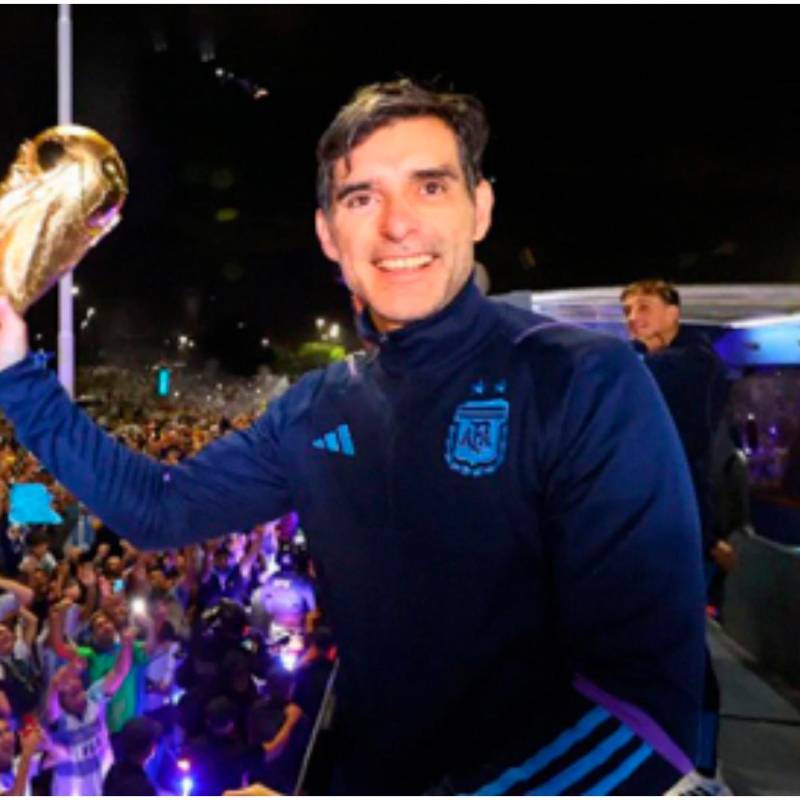 Ayala fue parte del cuerpo técnico que ganó el Mundial en 2022. FOTO: X Selección Argentina