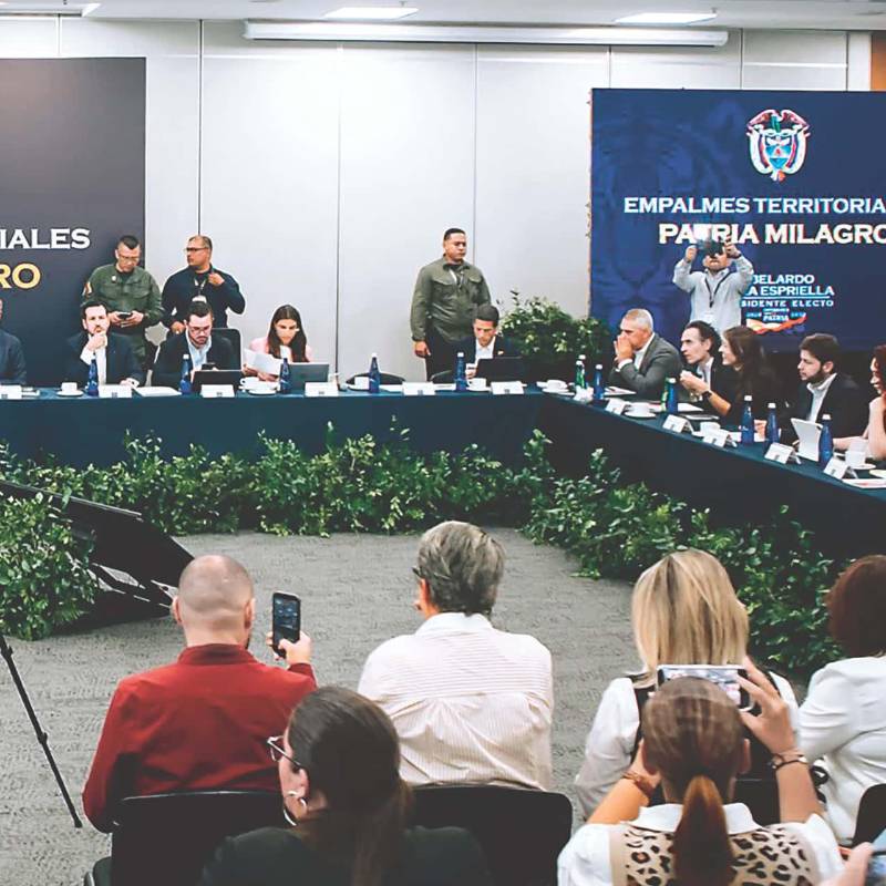 Tras la suspensión del empalme, el presidente electo De la Espriella inició los “empalmes regionales”. FOTO Cortesía