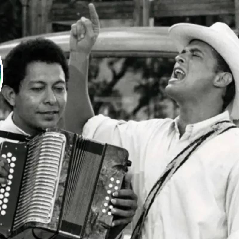 Rafael Escalona cantó que Abelardo de la Espriella gobernaría una “macondiana nación”. Foto: Colprensa / El Colombiano