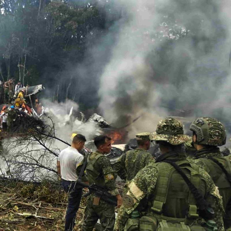 Tripulación del avión Hércules accidentado en Putumayo, cuyos nombres fueron revelados en medio de las labores de rescate. FOTO: AFP. 