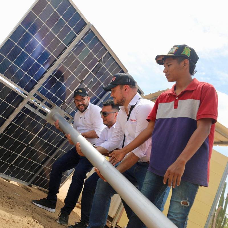 Los anuncios fueron realizados durante la inauguración del Sistema Solar Fotovoltaico Centralizado Michi Kai, ubicado en la comunidad de Joumana, corregimiento El Pájaro, en Manaure (La Guajira). FOTO: MinEnergía.