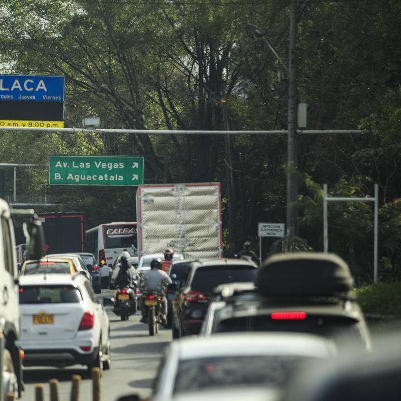 Imagen de referencia de una de las vías del valle de Aburrá. FOTO: Andrés Camilo Suárez
