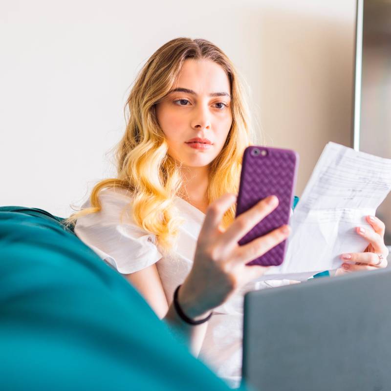 Los operadores móviles ofrecen planes con privilegios como acceso a Facebook, WhatsApp y otras aplicaciones sin consumir datos. Foto: GETTY