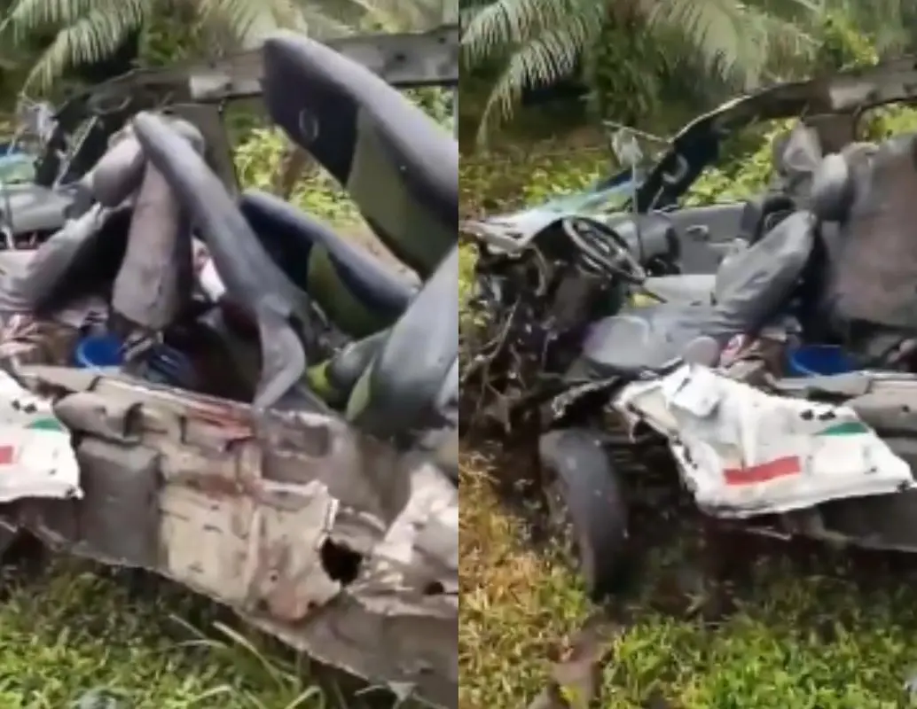 Una van de servicio intermunicipal quedó completamente destruida tras chocar de frente contra un camión en la vía Junín–Tumaco, Nariño. Las autoridades reportan varios muertos y heridos. FOTO: captura de video. 