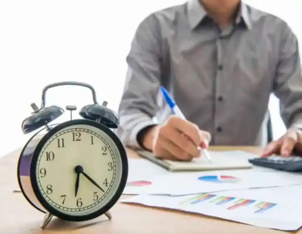 Aunque algunas empresas lo aplican, la compensación con descanso es contraria a la ley. FOTO: SHUTTERSTOCK