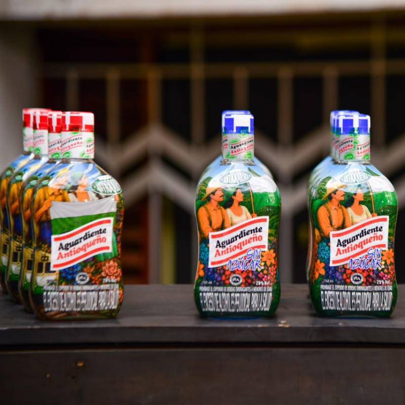 Así será la imagen de la botella especial de Aguardiente Antioqueño para esta Feria de las Flores. Estará basada en la obra Horizontes, de Francisco Antonio Cano. FOTO: CORTESÍA GOBERNACIÓN DE ANTIOQUIA