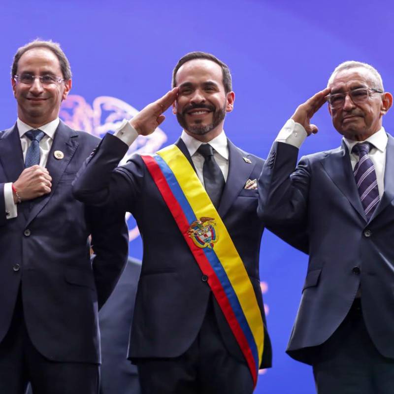 Con la banda cruzando el pecho de Abelardo de la Espriella, Colombia comenzó oficialmente un nuevo ciclo político. FOTO: PRESIDENCIA