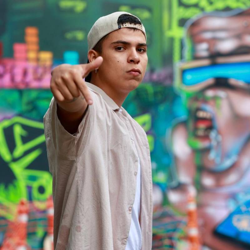 Desde que estaba en los albergues de desplazados de la tragedia de Gramalote, Donny empezó a construir su discografía como Maradonny. Ya tiene 2 álbumes y 2 EPs. FOTO manuel saldarriaga