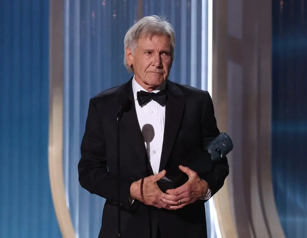 ”Los actores vivimos varias vidas, creamos momentos con conexión emocional que nos unen”, dijo el actor al punto de las lágrimas. FOTO: VALERIE MACON / AFP)