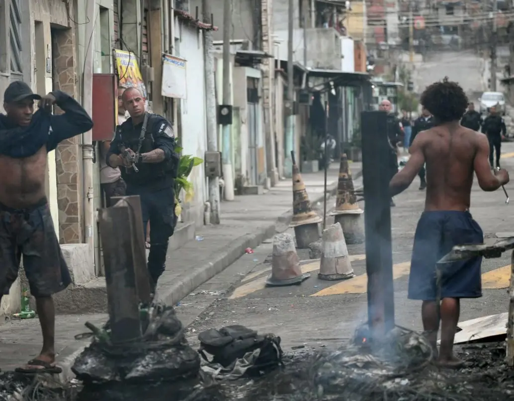 <span class="mln_uppercase_mln">Al</span><b><span class="mln_uppercase_mln"> menos 64 personas murieron durante una megaoperación contra el narcotráfico este martes en Rio de Janeiro. FOTO: AFP</span></b>