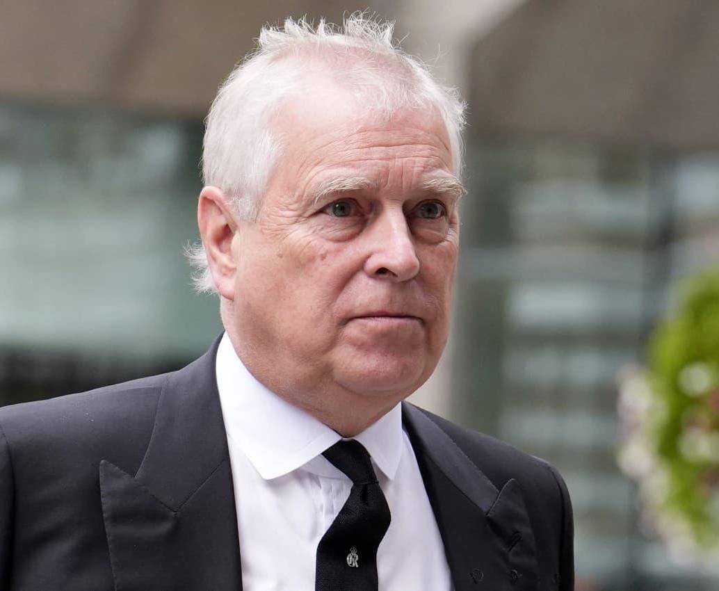 El príncipe Andrés, duque de York, vuelve a estar en el centro de la polémica por el uso gratuito de su residencia en Windsor. FOTO: AFP. 