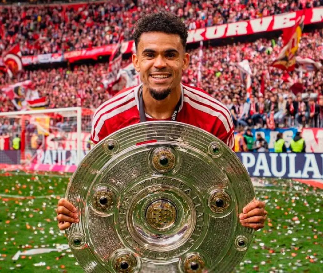 Luis Díaz ya celebró la Bundesliga y ahora va por la Copa alemana. FOTO @FCBayern