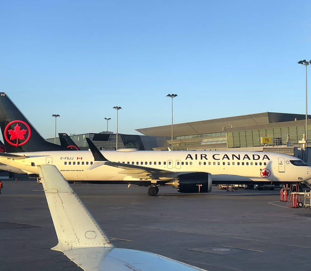 La escasez de combustible de aviación en Cuba obligó a varias aerolíneas internacionales a suspender o reprogramar sus vuelos hacia la isla. FOTO: AFP.