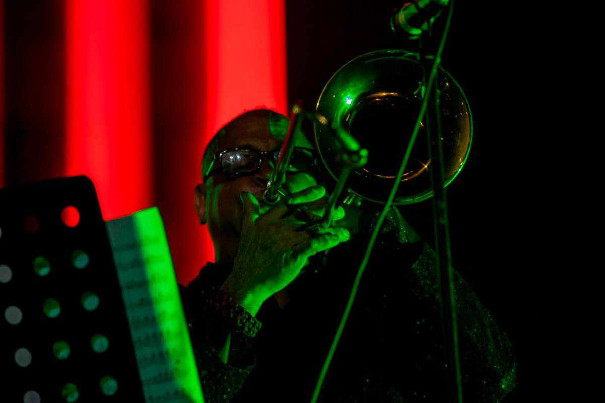 Dewell Narvaez. trombonista, director, fundador y líder de la Orquesta Narváez. Foto: Carlos Velásquez