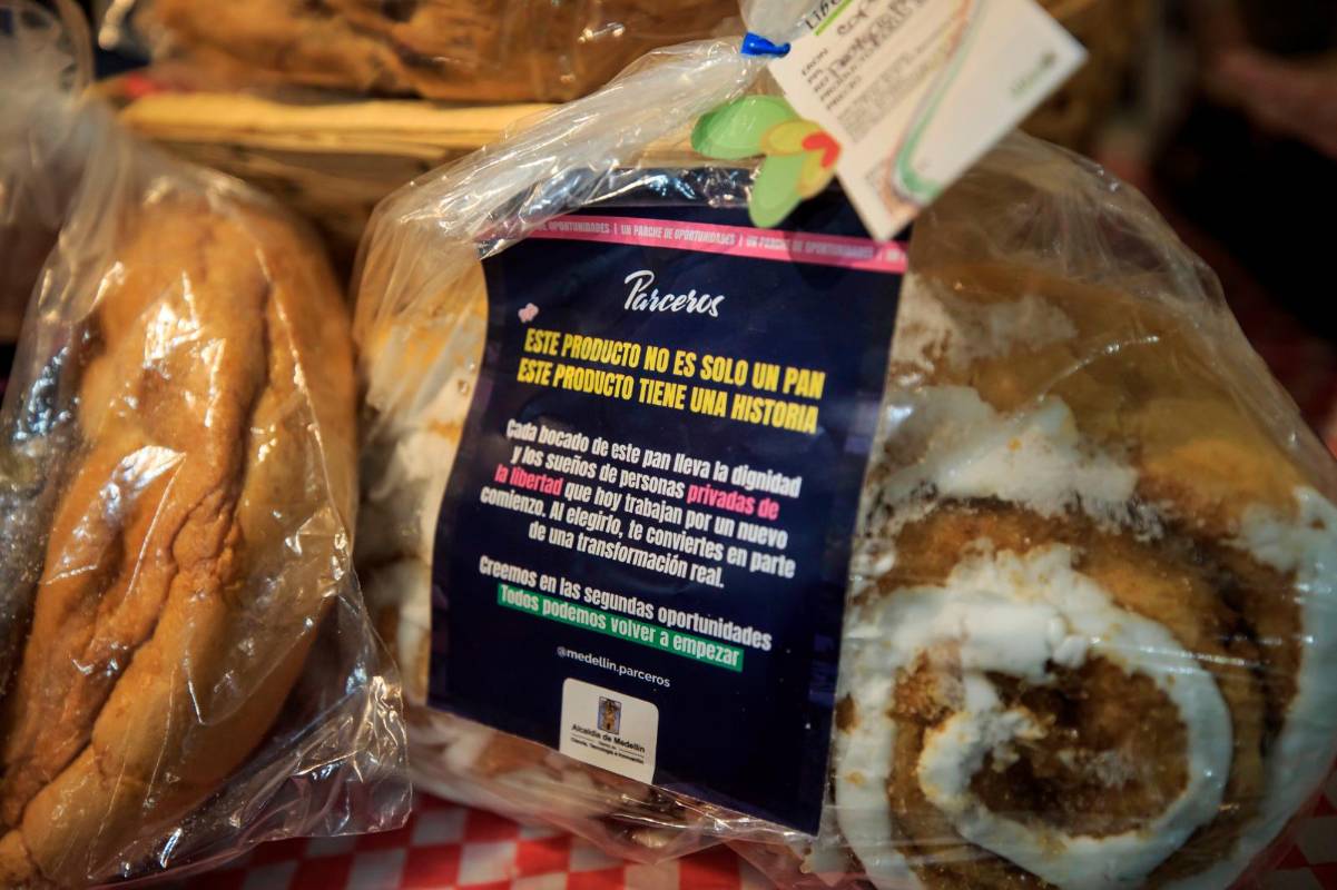 En Expoartesano también participaron con productos de panadería que hacen los privados de la libertad. En la imagen se puede ver un producto de una de las modalidades de Parceros, con la que se busca dar una segunda oportunidad a personas que están próximas a recuperar la libertad. FOTO Camilo Suárez
