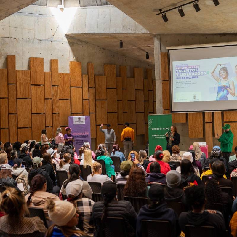 Imagen de referencia de una premiación de “Estímulos a los Talentos y Liderazgos de las Mujeres de Medellín 2026”. FOTO: Cortesía