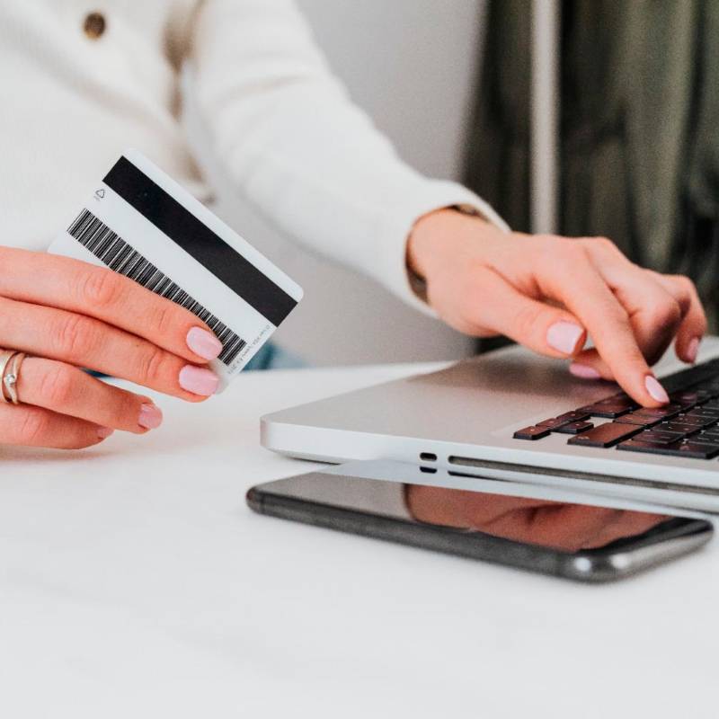 Los agentes de inteligencia artificial podrán comparar precios, analizar productos y realizar compras automáticamente, obligando a las marcas en Colombia a demostrar con datos el valor de sus productos y servicios. FOTO suministrada por Burson
