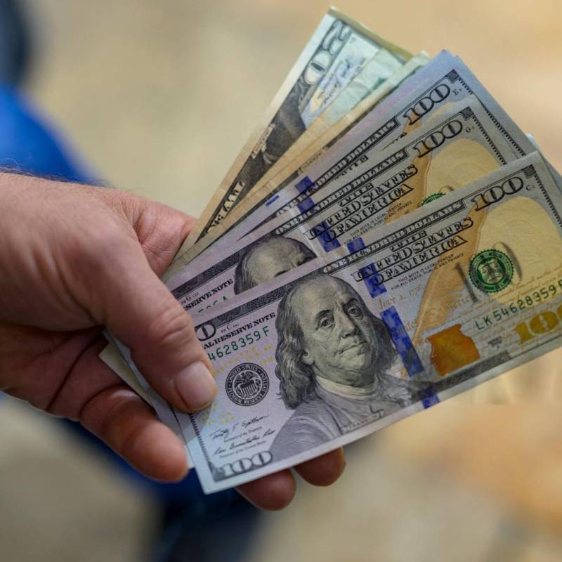 Dólar en Colombia cerró en más de $55 al alza, un precio que no se veía desde el 21 de julio. FOTO: Getty.