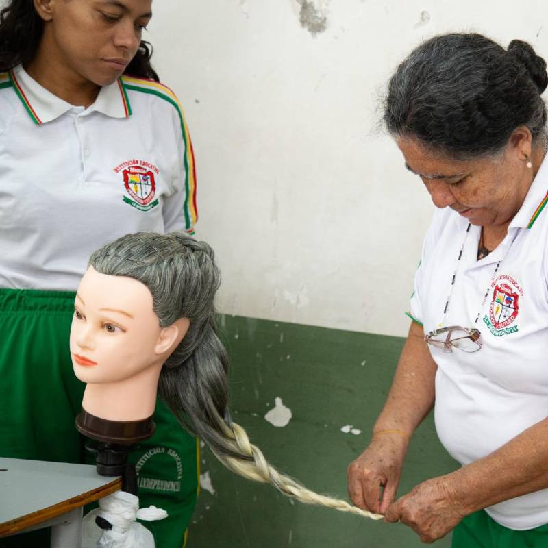 La Alcaldía aprobó ampliar los cupos un 38,46%, pasando de 1.300 mujeres beneficiadas el año pasado a 1.800 para este año. FOTO: Cortesía Alcaldía de Medellín