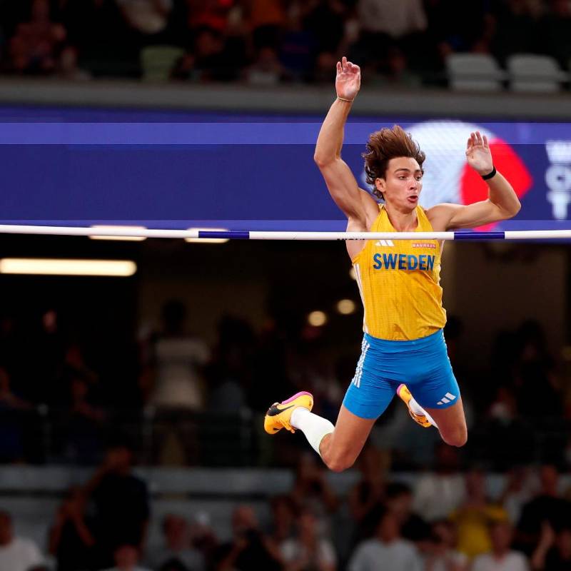 El sueco Armand Duplantis, de 25 años, es uno de los atletas más importantes de lo que va del Siglo XXI. FOTO: GETTY
