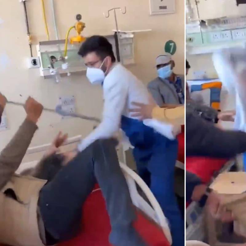 Un médico residente fue grabado golpeando a un paciente en un hospital en la India. FOTOS: Capturas de video 