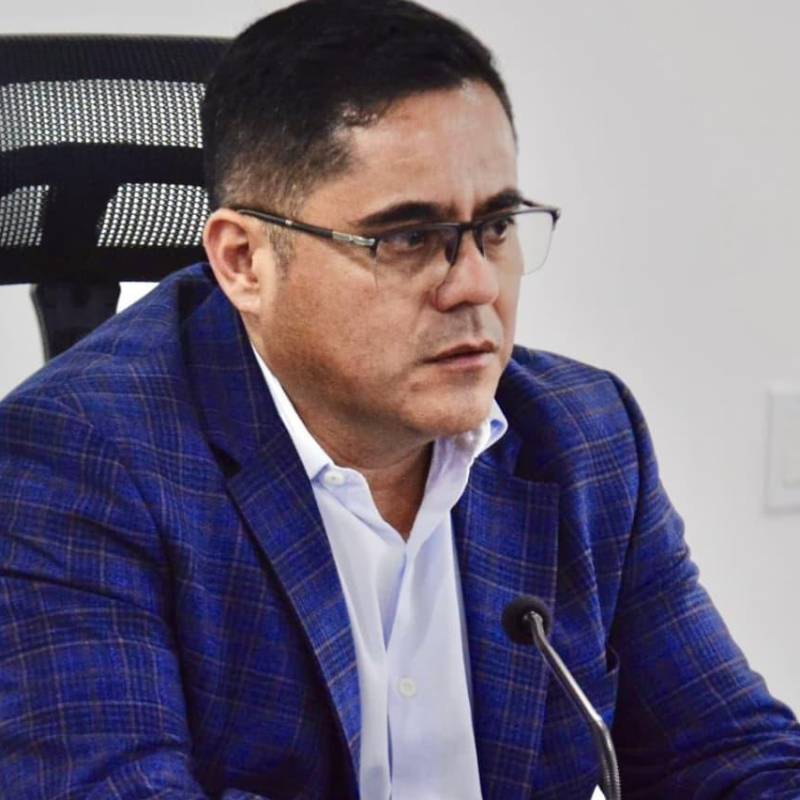 El alcalde encargado de Bucaramanga, Eduard Sánchez, pidió la renuncia de algunos funcionarios y desató tensión en la administración distrital. FOTO: Alcaldía de Bucaramanga