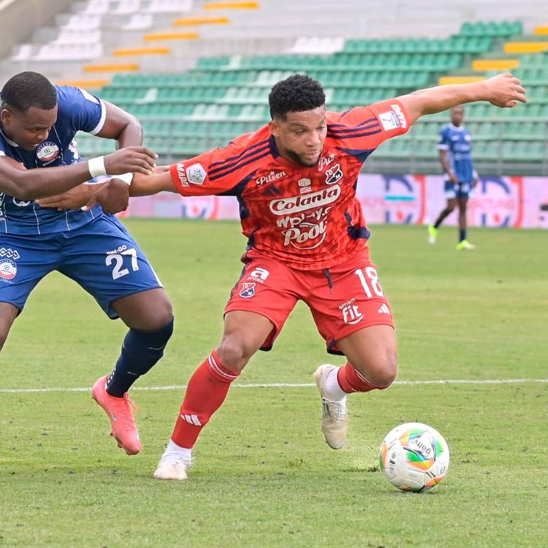 El lateral Frank Fabra cumplió un buen papel en el triunfo del Medellín. FOTO COLPRENSA