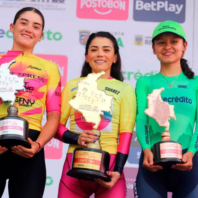 Ellas integraron el podio de la Vuelta a Colombia, Angie Mariana Londoño, Lilibeth Chacón y Laura Rojas. CORTESÍA MINDEPORTE