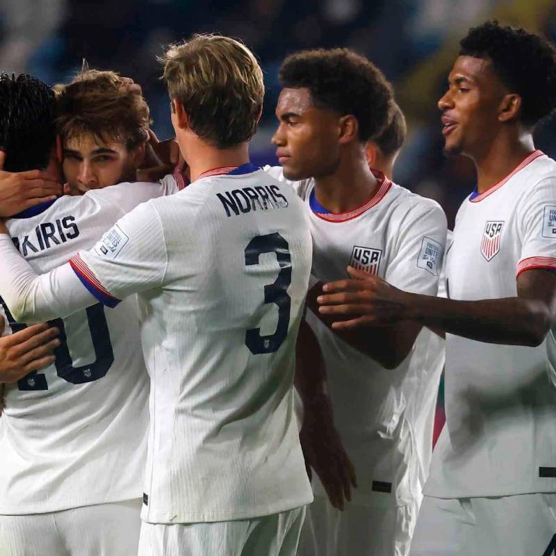 Los jugadores de la selección de Estados Unidos celebran la goleada 9-1 que le propinaron a Nueva Caledonia. FOTO: Getty