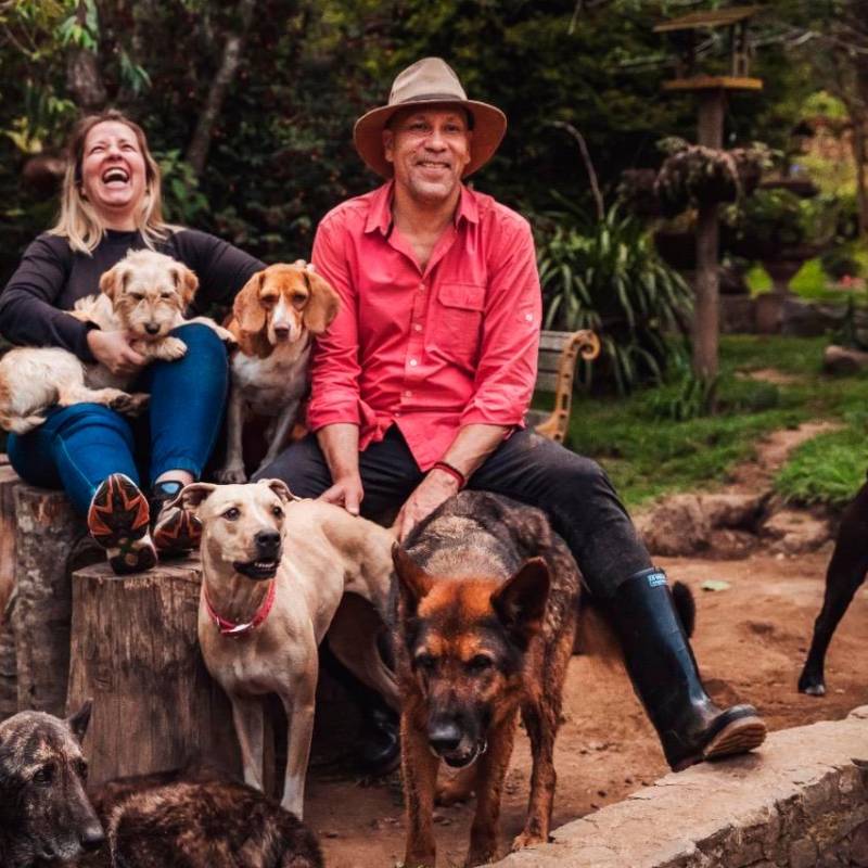 Una vida al servicio de los animales: Corporación Dejando Huella