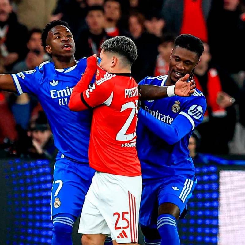 Este fue el momento en el que el argentino Gianluca Prestianni presuntamente insultó a Vinícius Jr. en el duelo entre Benfica y Real Madrid. FOTO: GETTY