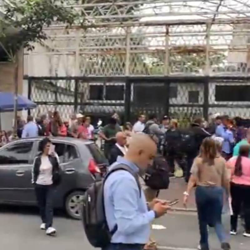 Usuarios de la Nueva EPS exigen que les entreguen sus medicamentos. FOTO: captura de video