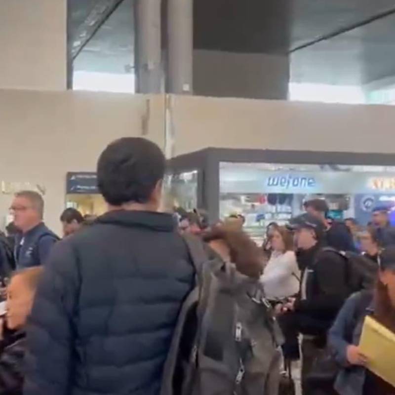 Fuerte congestión en el Aeropuerto Internacional El Dorado, em Bogotá, por el puente festivo de San José. FOTO: Captura de video 