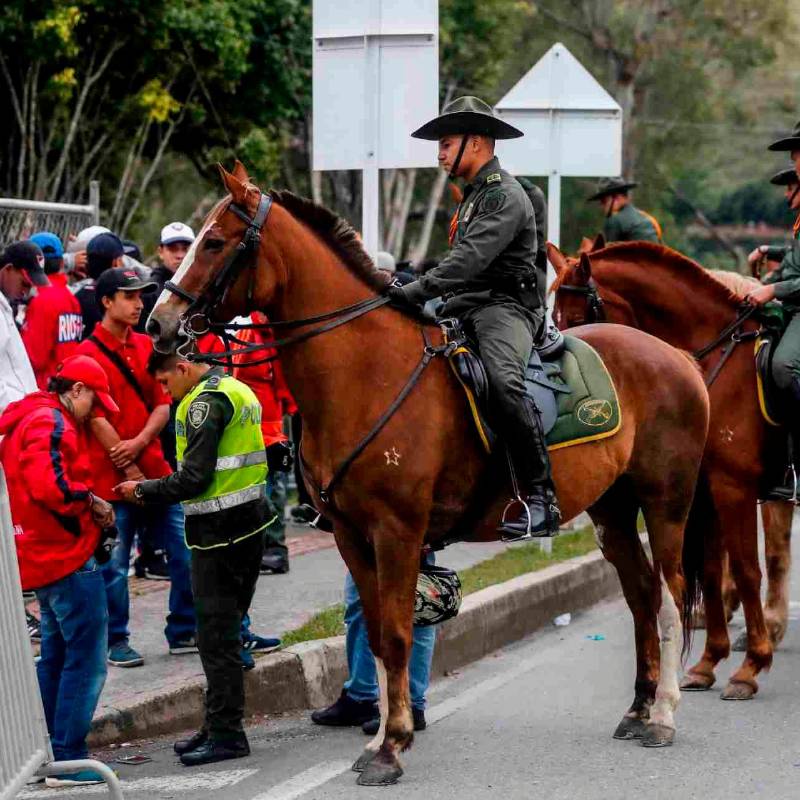 Las autoridades de Medellín anunciaron el plan se seguridad que se implementará en la ciudad por la final de la Liga Betplay entre DIM y Santa Fe. FOTO: EL COLOMBIANO